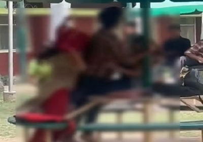 Fight between two girls in Chandigarh DAV College
