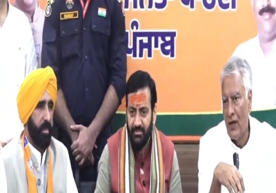 Punjab CM Bhagwant Mann Brother Gyan Singh Mann Joins BJP Big Blow To AAP