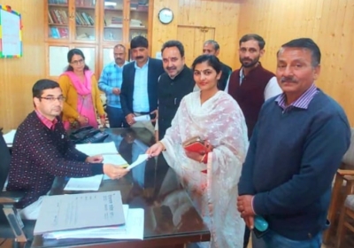 Vandana Thakur withdraws nomination from Tutu ward in favor of BJP