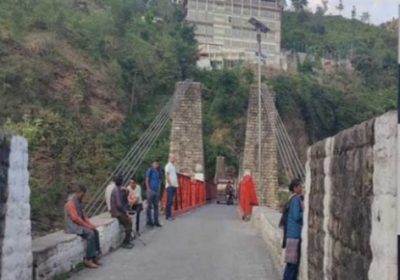 ​​​​100 year old red bridge is in bad condition, administration is waiting for a big accident