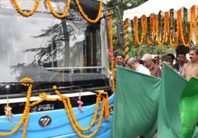 CM Sukhu showed green signal to 20 new e-buses of HRTC, traveled in the bus till secretariat