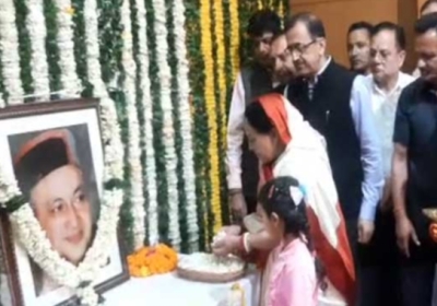 Congressmen remember former CM Virbhadra Singh on his birth anniversary