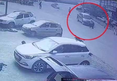 High speed car hit the pedestrian: After the collision, the passenger jumped in the air, the car driver absconded.