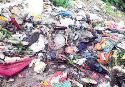 Taking advantage of the darkness of the night in the capital, the Forest Department and the Municipal Corporation are now strict on the people doing illegal dumping in the forests.