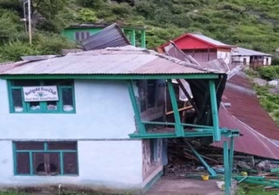 Flood again in Manali's Jagat Sukh, Manikarna and Sainj, debris entered shops in Manali's Jagatsukh, machinery of Public Works Department engaged in removing debris.