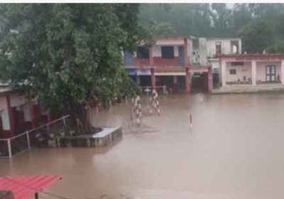 Normal life affected due to torrential rains in Sirmaur, roads including National Highway closed, water entered school.