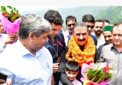 Chief Minister Sukhwinder Singh Sukhu was given a grand welcome today on reaching Chamba for the first time.