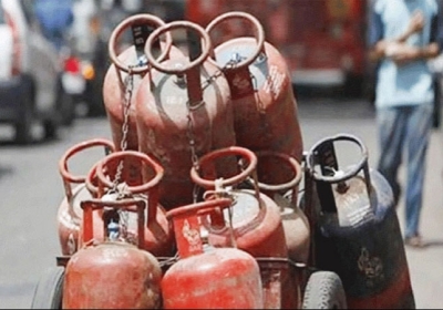 LPG Cylinder Price Reduce 1 April Lok Sabha Election 2024