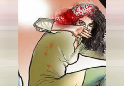 Lover attacked on girl head and then committed suicide