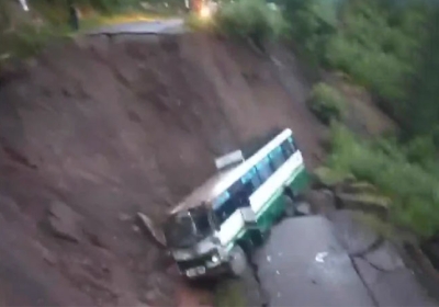 Mandi-Shimla Bus Accident Due To Road Damage Himachal News 