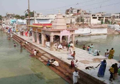 Shri Krishna-Radha had made this pool