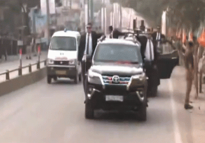 PM Modi Convoy Gave Way For Ambulance In Varanasi Watch Video