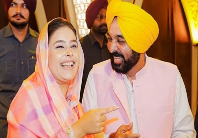 Punjab CM Bhagwant Mann Baby Girl First Photo Dr. Gurpreet Kaur Wife