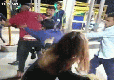 Sonipat Toll Staff-Couple Fight