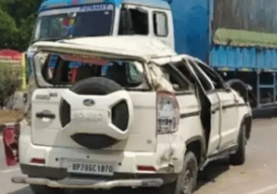 Car Carrying Family from Kaushambi on Pilgrimage