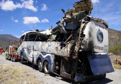 Bus carrying migrants to America overturns in Mexico