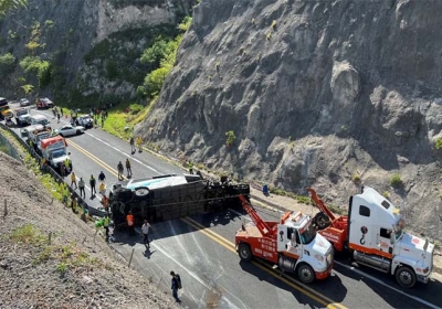 16 killed in bus-truck accident in Mexico