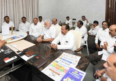 YS Jagan calls for exposing Chandrababu's betrayal