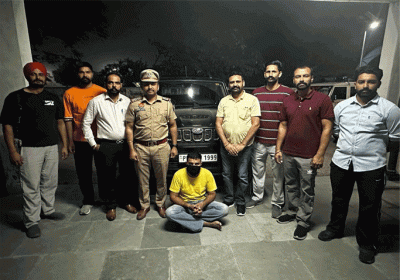 Punjab Police arrested two drug smugglers after chasing them for 40 kilometers