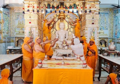 Mahavir Jayanti 2025