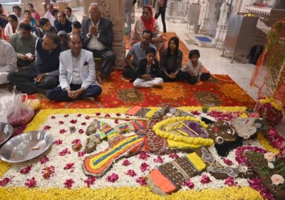 भाइयों की लंबी उम्र के लिए बहने गोवर्धन पूजा करती हैं।