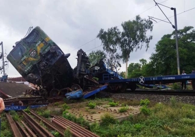Goods Trains Collide In West Bengal
