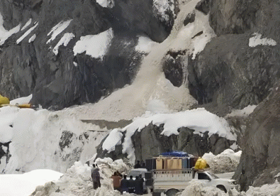 Avalanche on Srinagar-Leh Highway