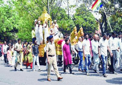 Mahavir Jayanti celebrated with great pomp in Jain temples