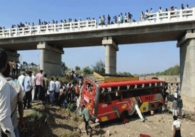 Bus falls into river in Khargone