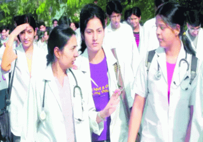 Private medical colleges are not giving full scholarship to students