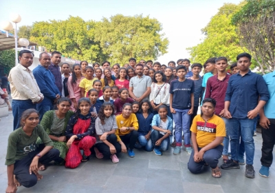 Rajasthan students watch air show 