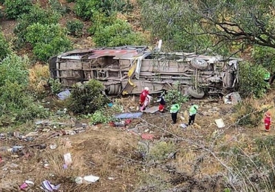 Peru: Bus full of passengers fell into ditch