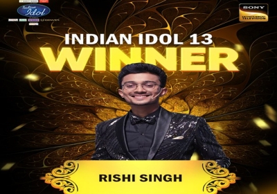 Rishi Singh Indian Idol 13 winner trophy and take brand new SUV car