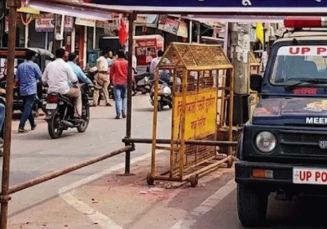 Strict police security during Rangotsav in Meerut