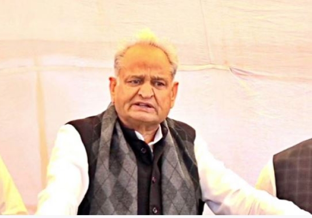 Ashok Gehlot cornered the state government