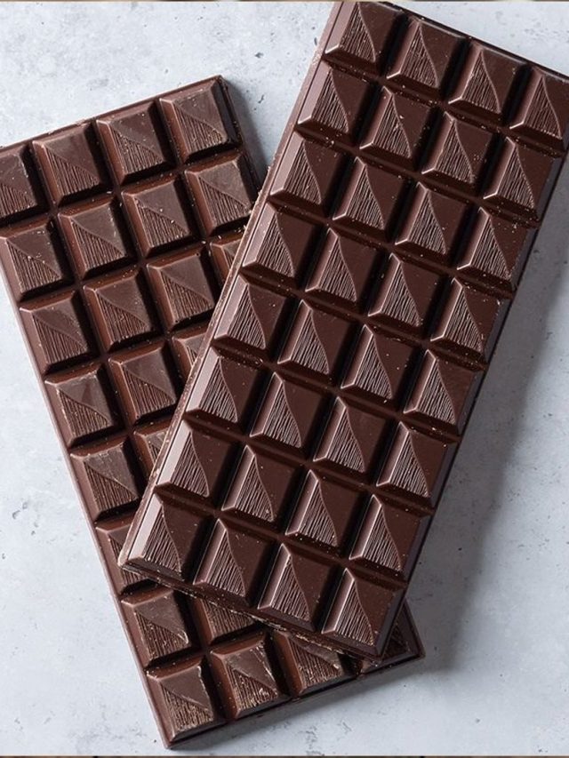 जानिए डार्क चॉकलेट खाने के क्या हैं फायदे।