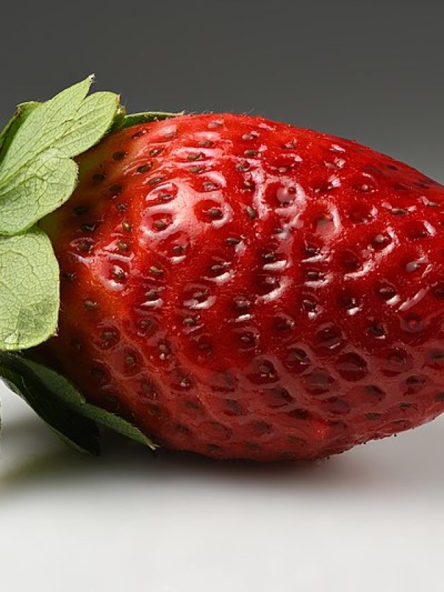 जानिए स्ट्रॉबेरी  खाने के फायदे।