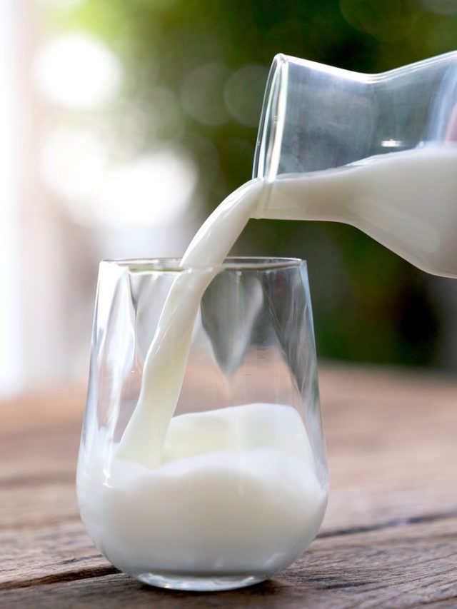 जानिए दूध पीने के नुकसान।