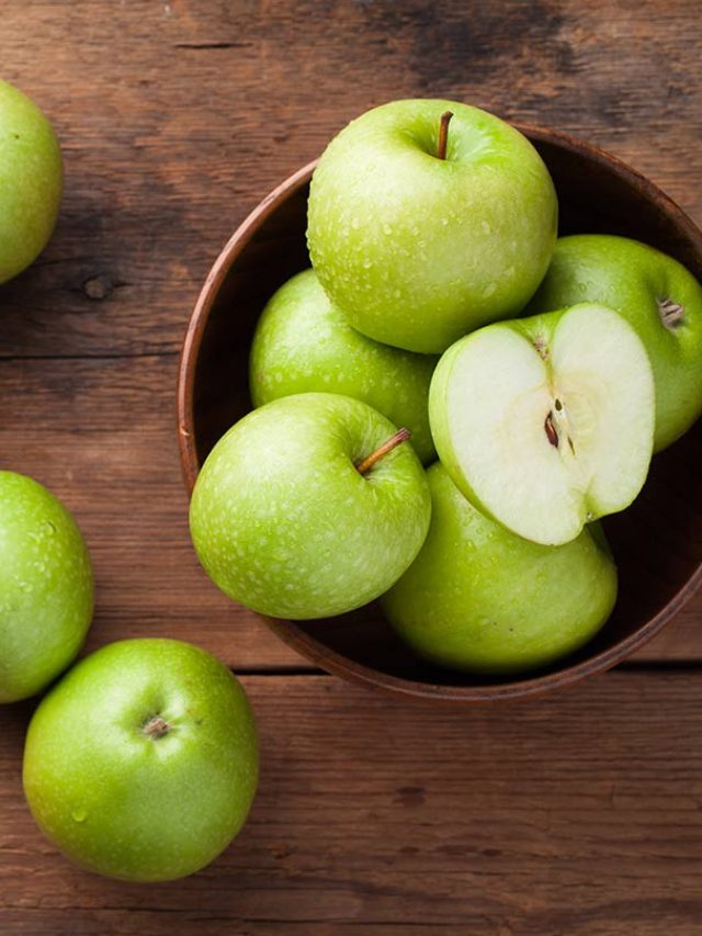 जानिए हरे सेब के फायदे ।